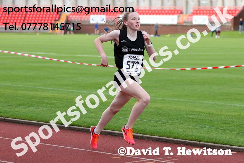 Junior graded 800 metres, 2019 North East Grand Prix, Gateshead Stadium. Photo: David T. Hewitson/Sports for All Pics